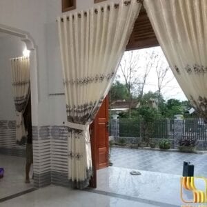 Màn cửa sổ phòng khách màu trắng kem cản sáng 80% tại Đà Nẵng