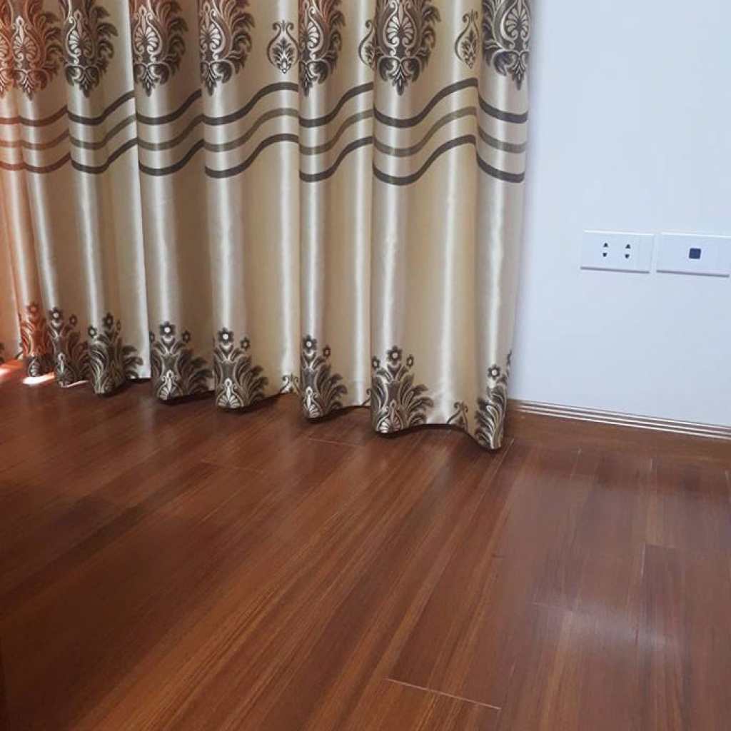 Rèm Bách Tín