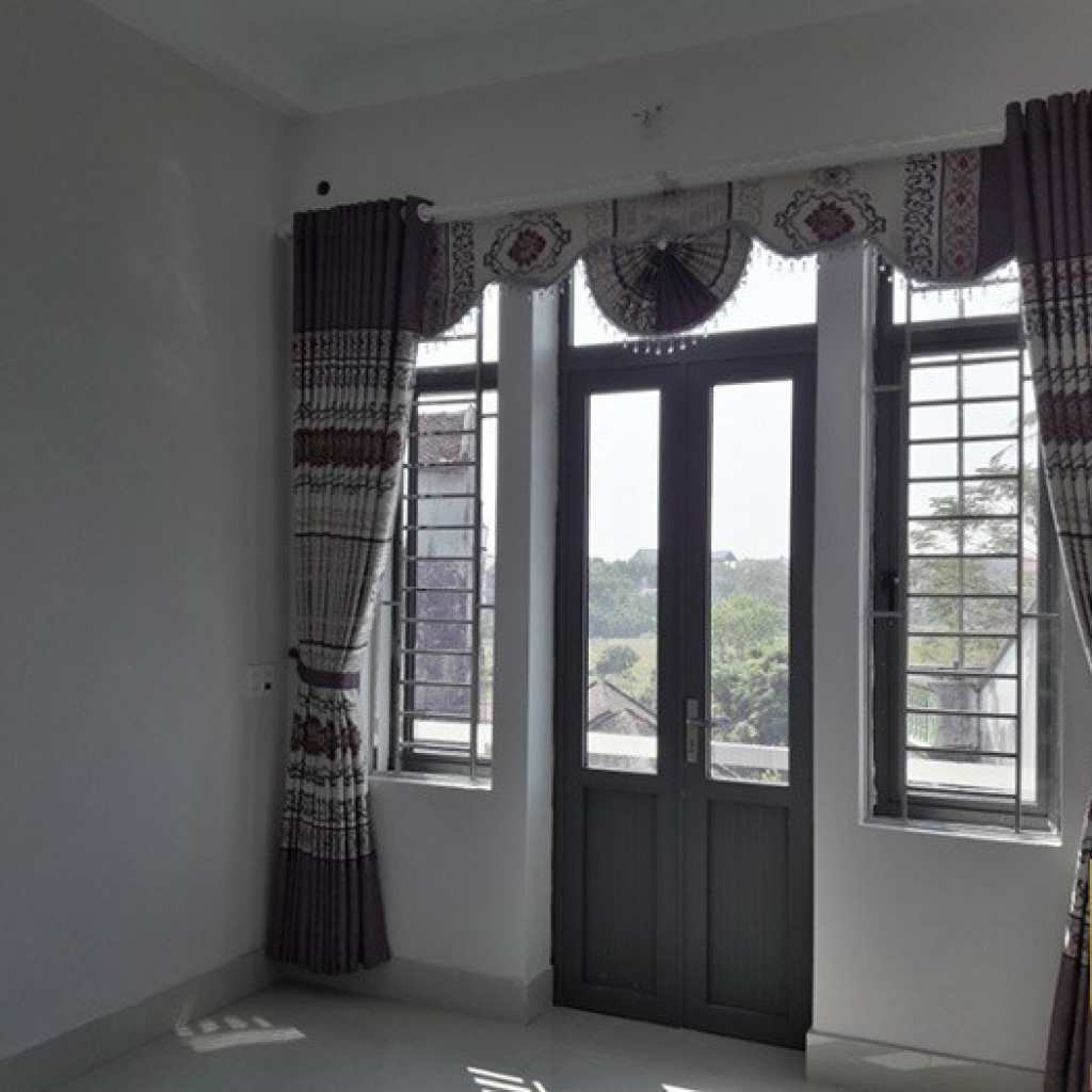 Rèm Bách Tín