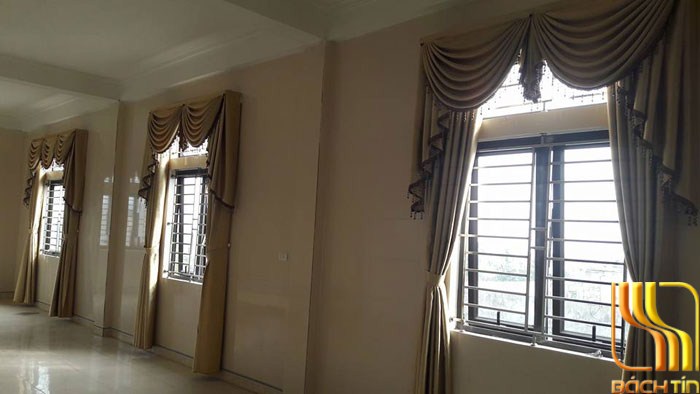 Rèm vải tân cô điển vàng kem tại Đà Nắng